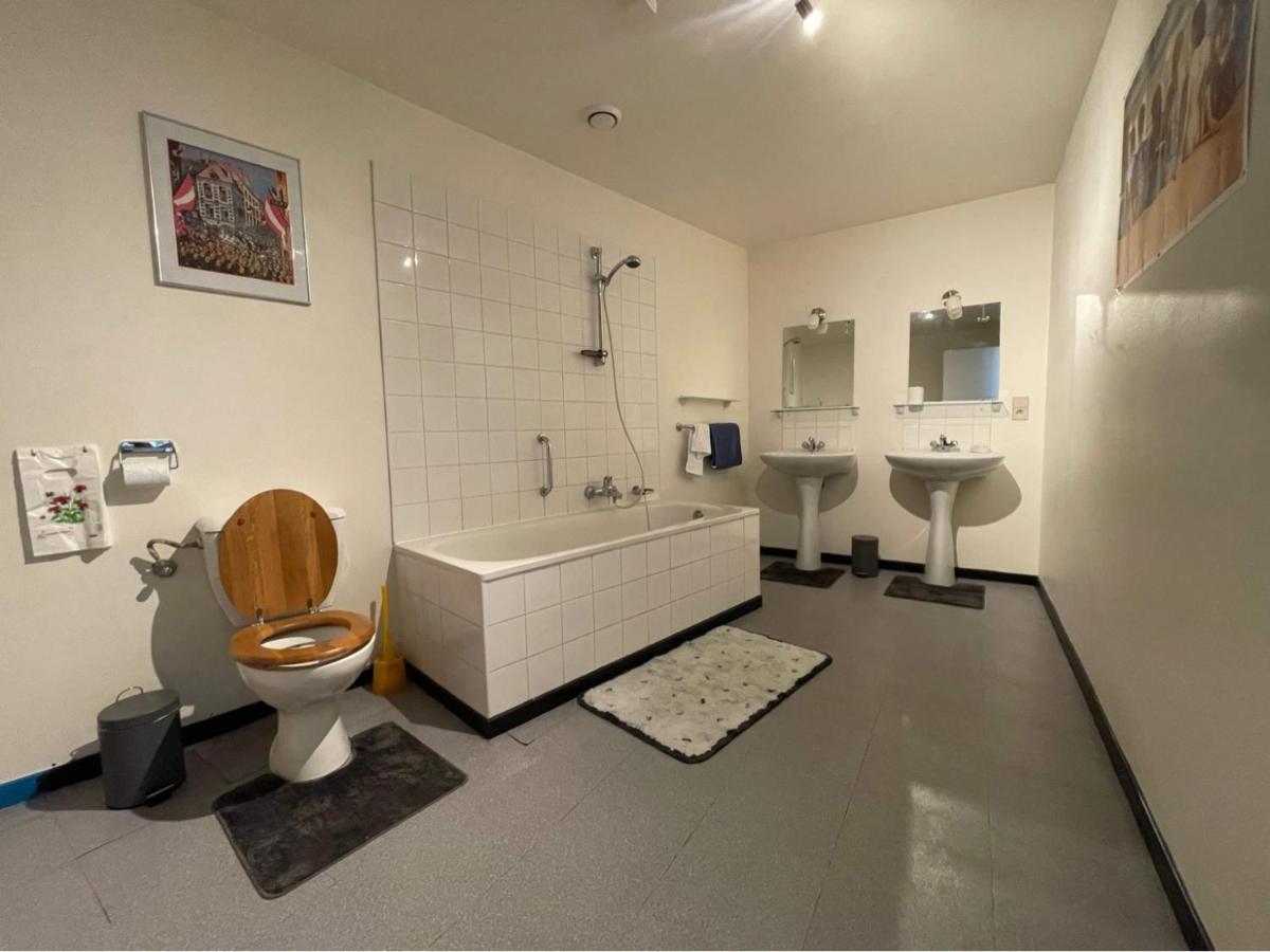 Spacieux Appartement Монс Экстерьер фото